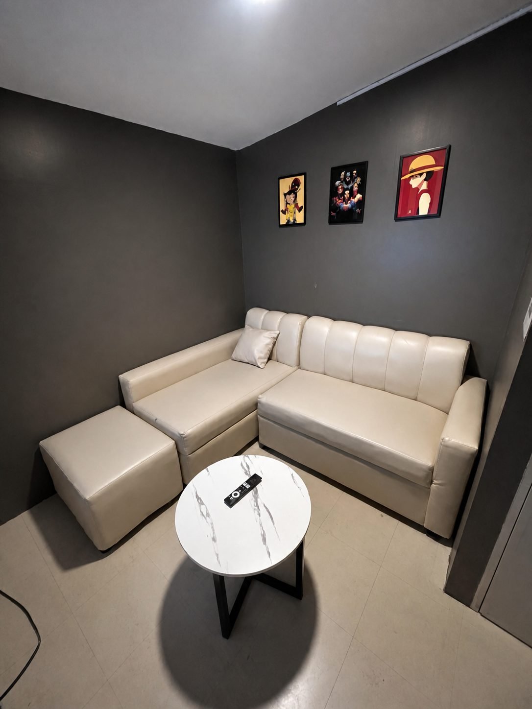 Room 5 interior view 2